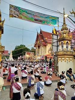 พิธีรำถวายหลวงพ่อพระใสประจำปีของชาวหนองคาย