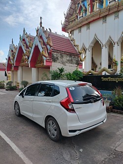 บริเวณด้านหน้าพระอุโบสถเทพประดิษฐานพระเจ้าองค์ตื้อ