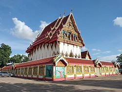 ภาพถ่ายภายในวัดบริเวณด้านหลังของพระอุโบสถ