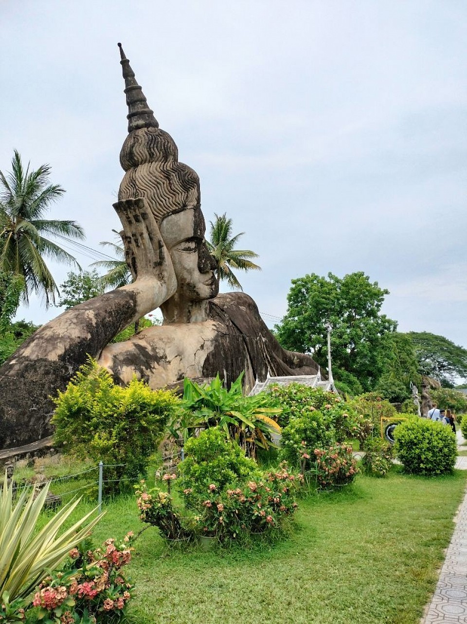พระพุทธรูปปางสำเร็จสีหะไสยาสน์